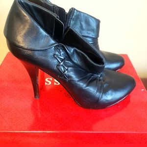 Guess ankle boots